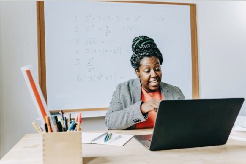 Online Courses vs. Live Classes: Which Learning Style Wins in 2026?